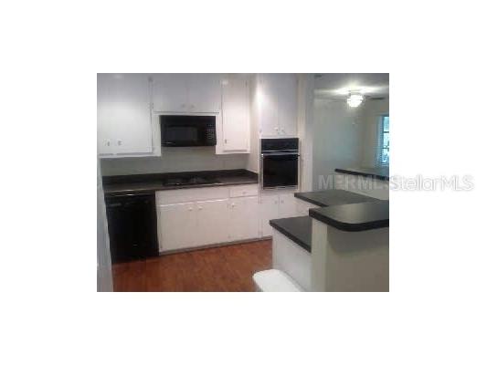 2711 Lynnhurst Street Sarasota FL 34239 A4698888 image3