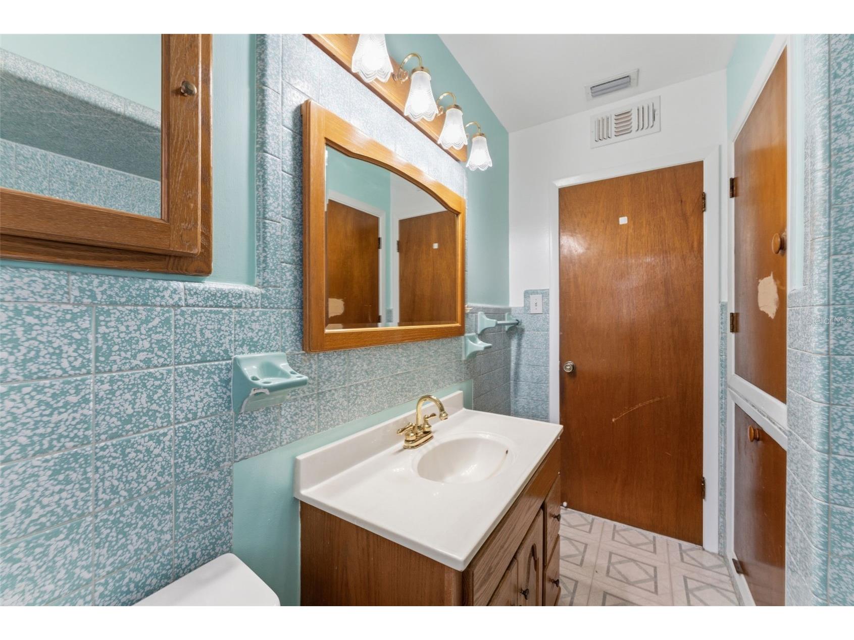 2711 W Heiter Street Tampa FL 33607 TB8487102 image9