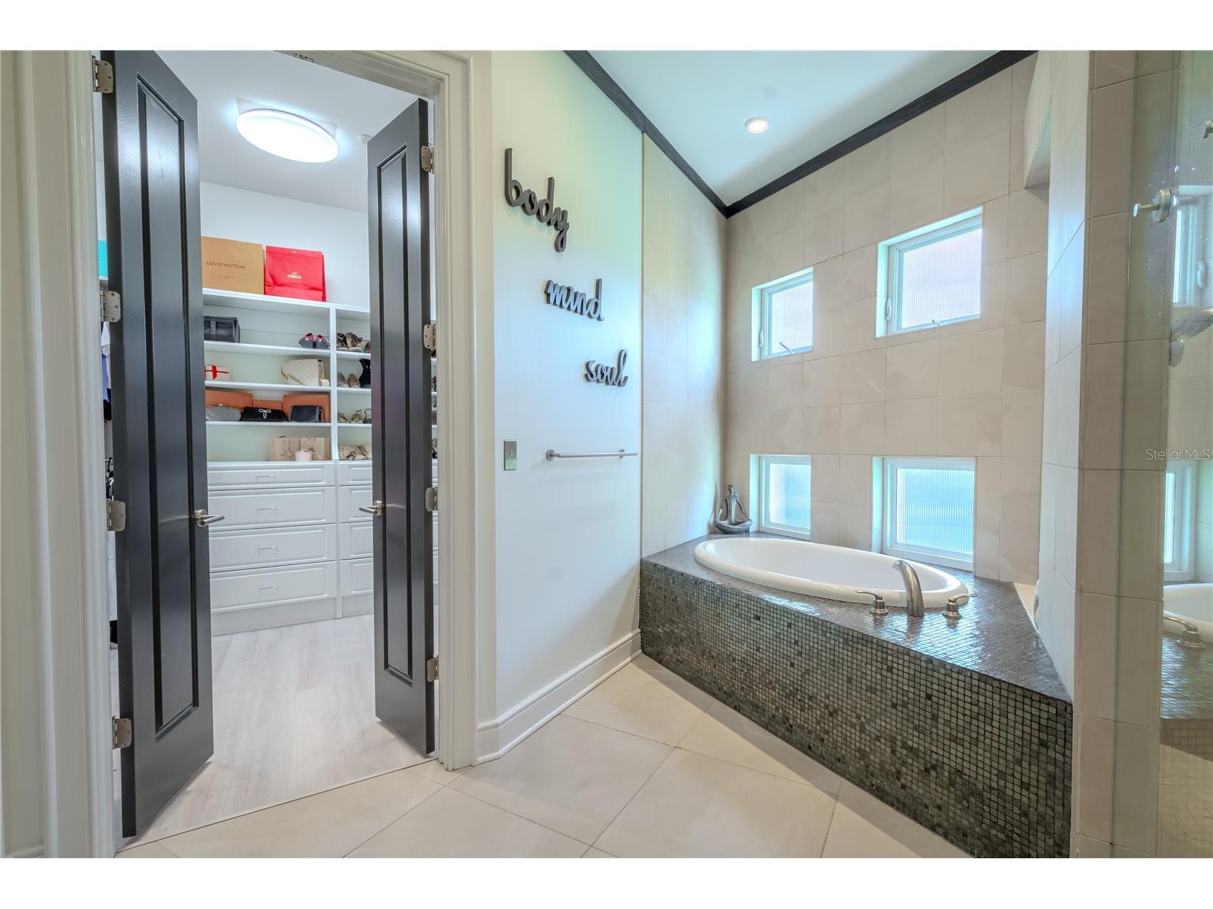 2711 W Trilby Avenue Tampa FL 33611 TB8513157 image18