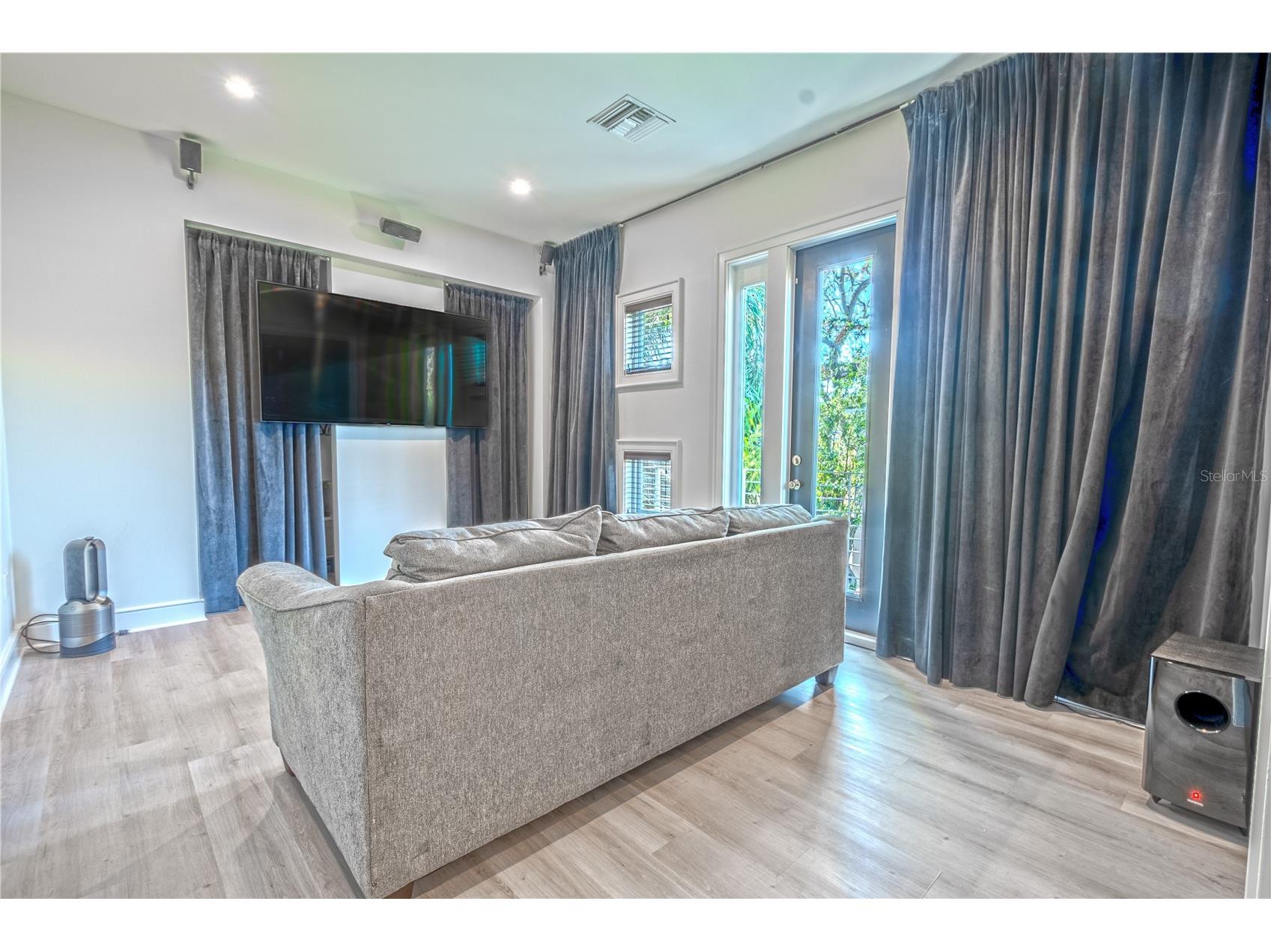 2711 W Trilby Avenue Tampa FL 33611 TB8513157 image34