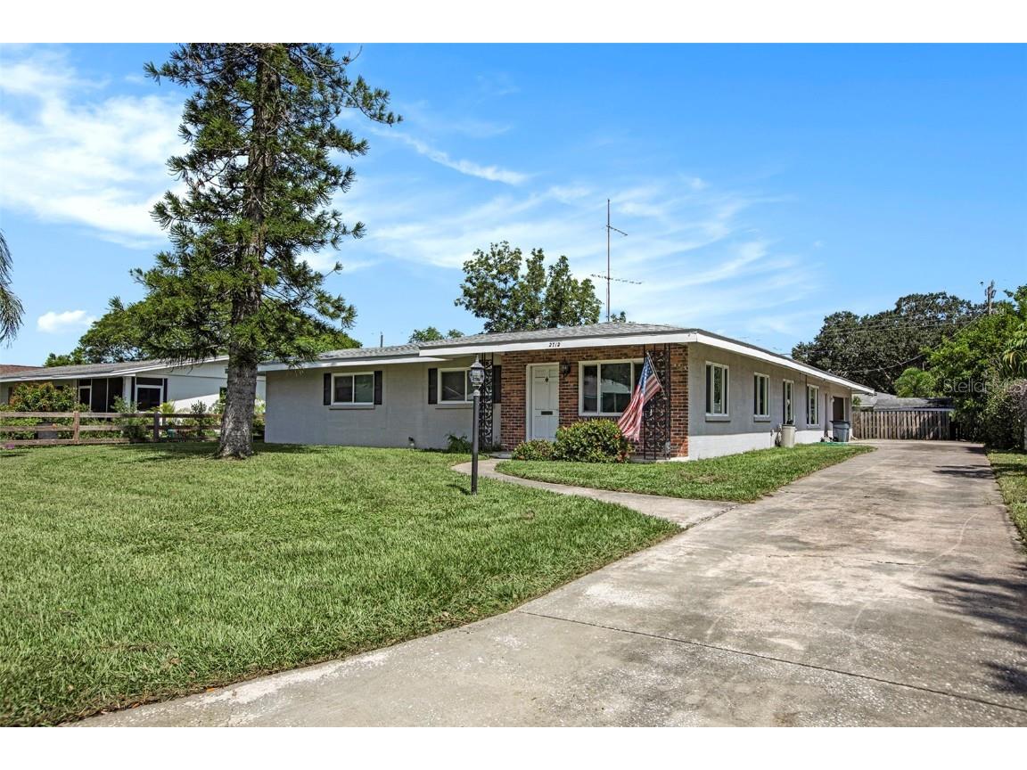 2712 27th Avenue Drive W Bradenton FL 34205 A4621777 image1
