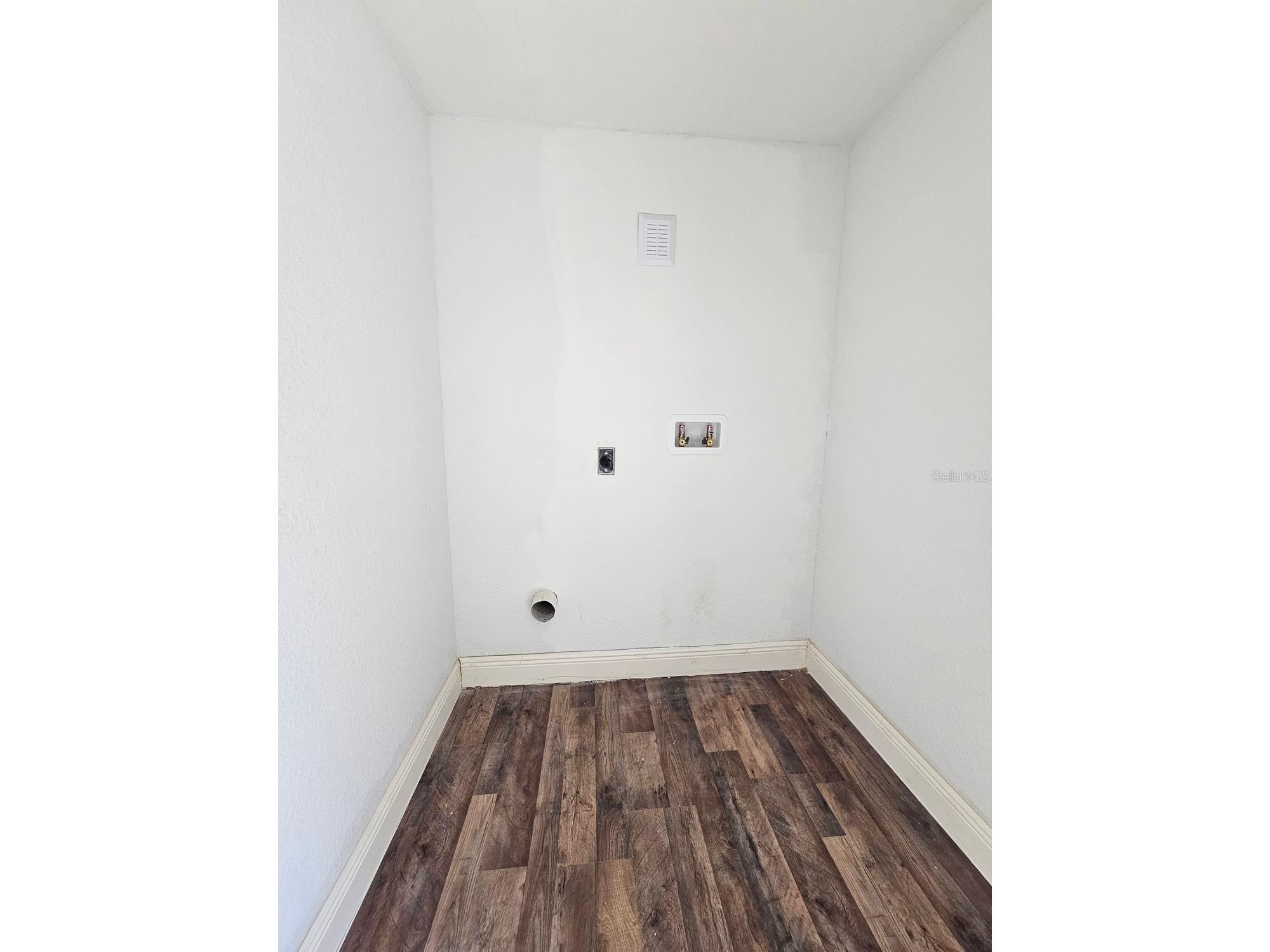 2712 60th Avenue N Saint Petersburg FL 33714 TB8366335 image15