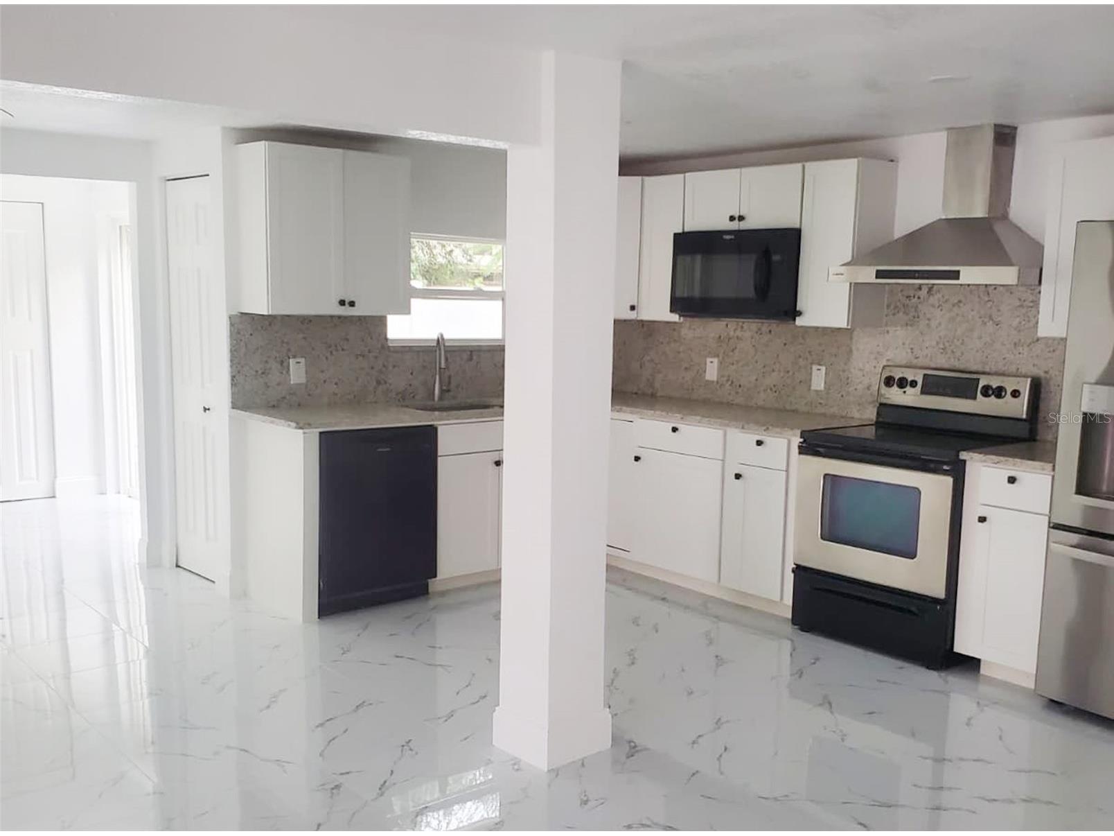 2712 60th Avenue N Saint Petersburg FL 33714 TB8366335 image21