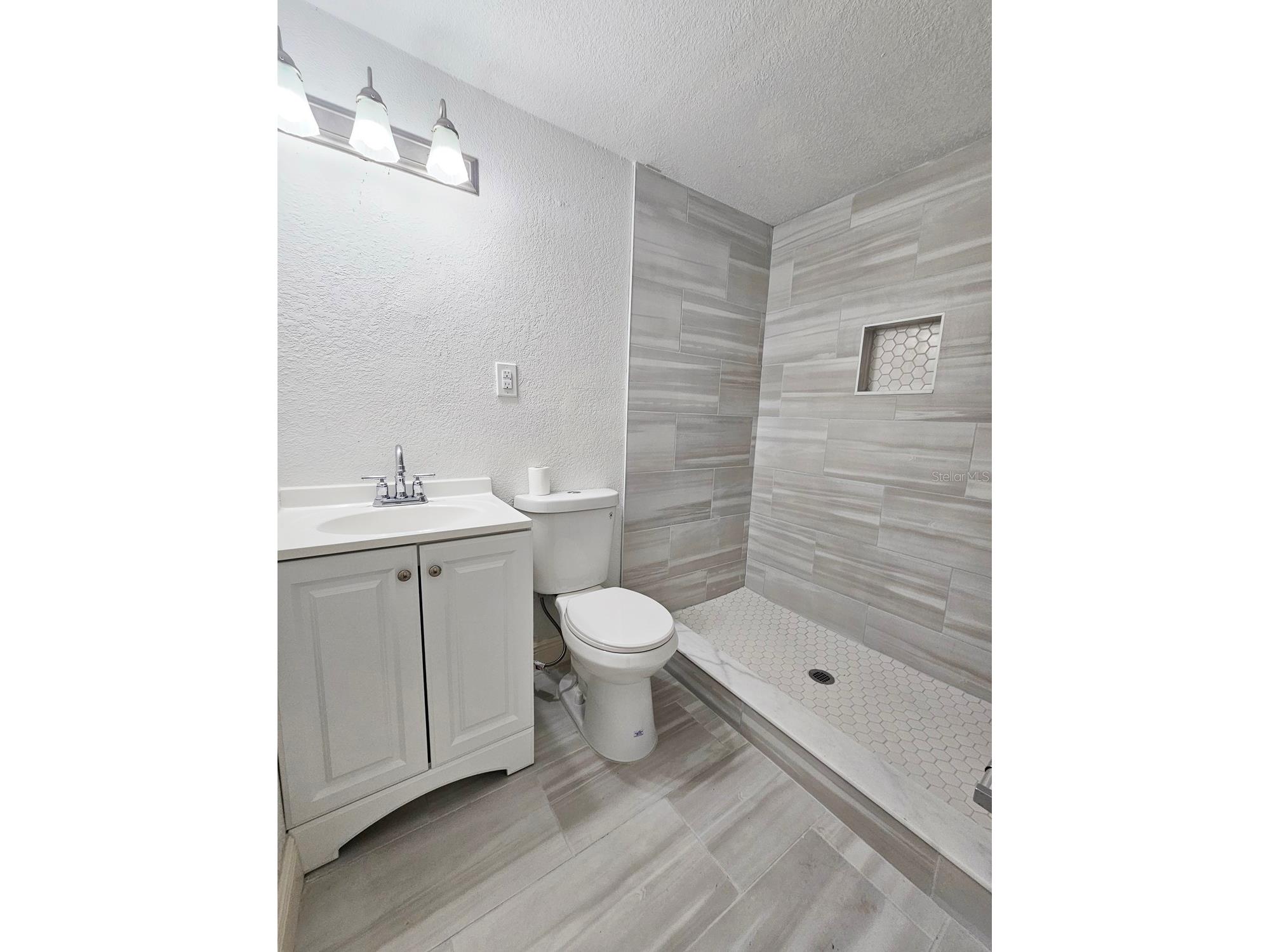 2712 60th Avenue N Saint Petersburg FL 33714 TB8366335 image5