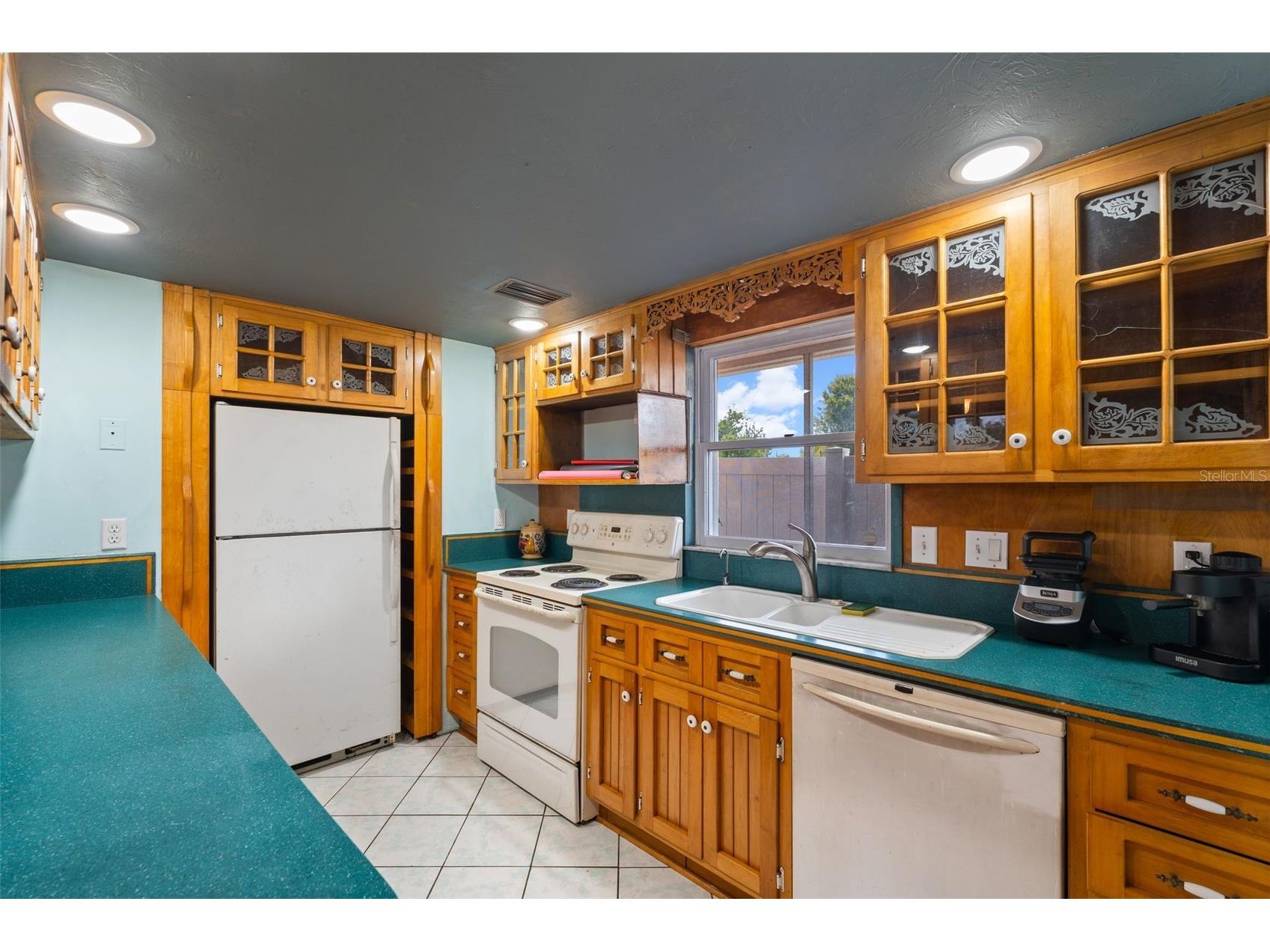 2712 Nancy Street Sarasota FL 34237 A4694325 image57
