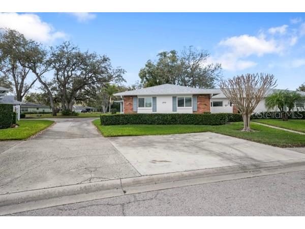 2712 Whitebridge Drive #B Palm Harbor FL 34684 TB8351494 image1
