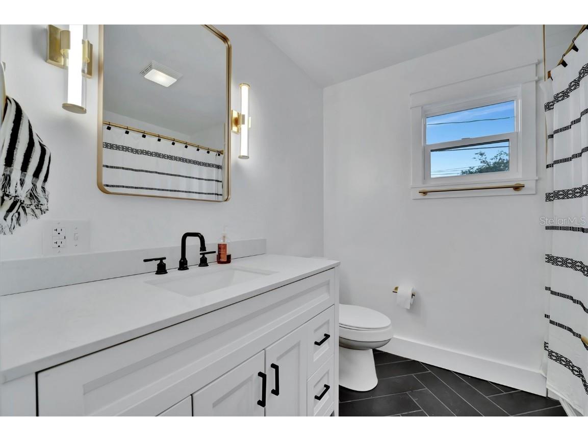 2713 4th Avenue W Bradenton FL 34205 A4636303 image73