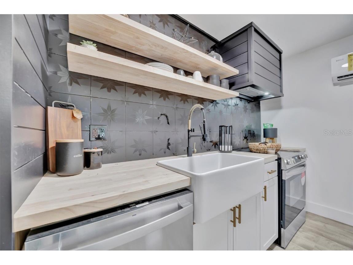 2713 4th Avenue W Bradenton FL 34205 A4670122 image63