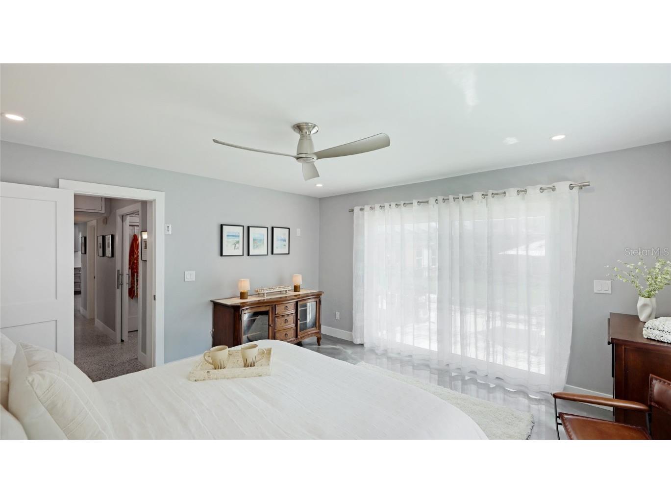 2713 Avenue C Holmes Beach FL 34217 A4669616 image10