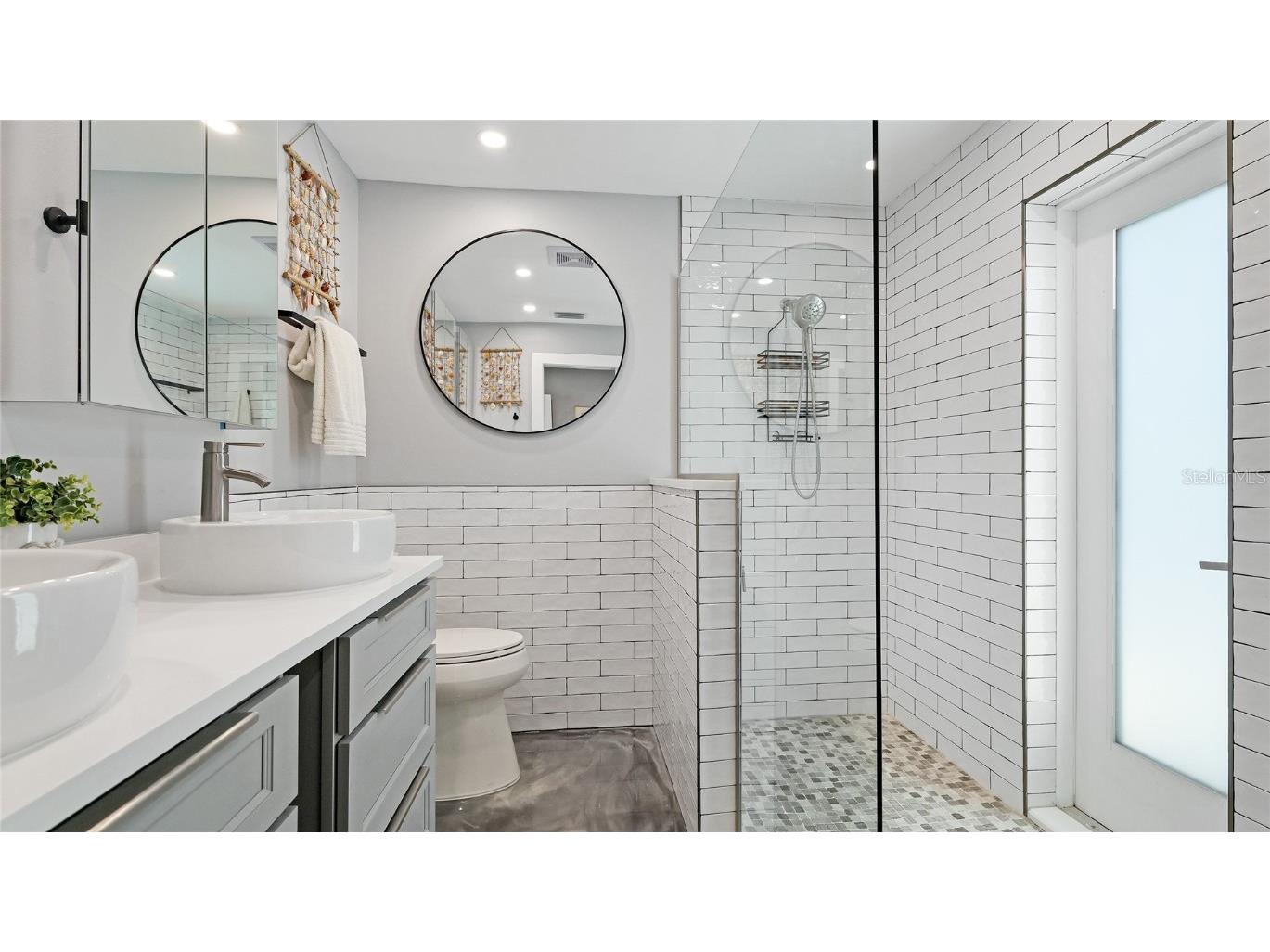 2713 Avenue C Holmes Beach FL 34217 A4669616 image11