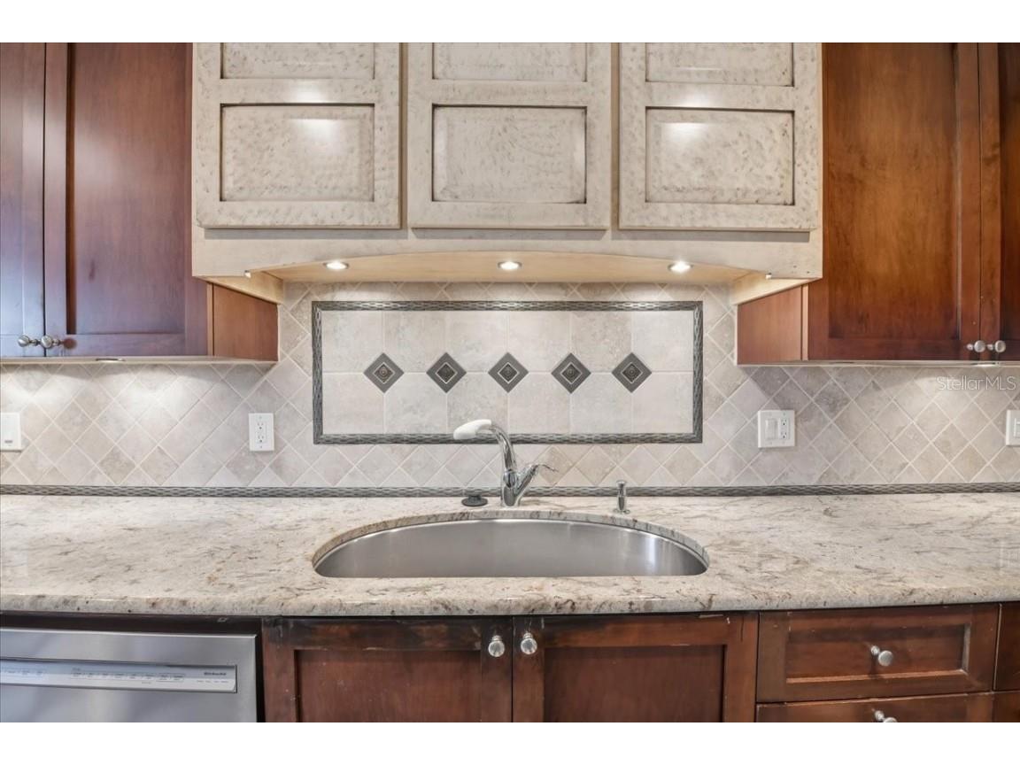 2713 Chambray Lane Tampa FL 33611 TB8437379 image16