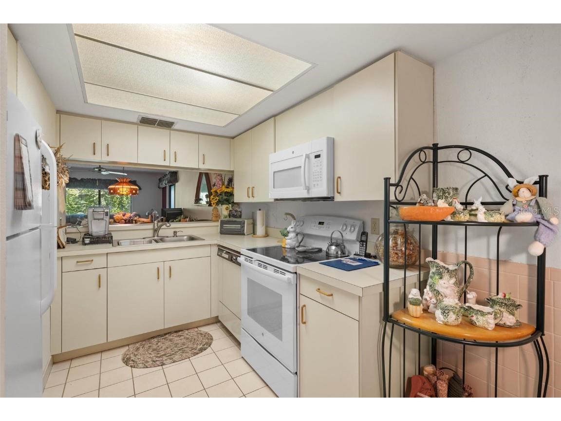 2713 Countryside Boulevard #107 Clearwater FL 33761 U8252537 image9