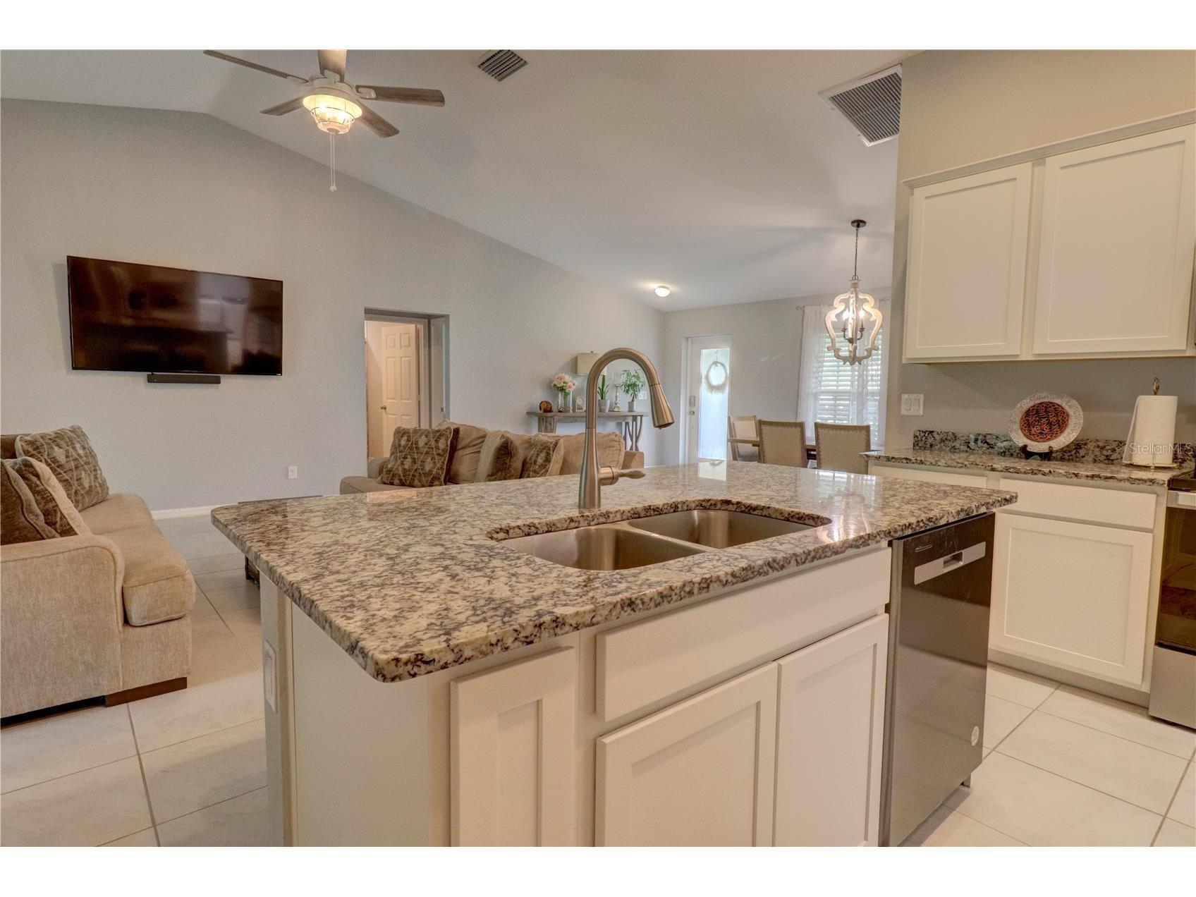 2713 Embassy Road North Port FL 34291 C7528119 image10