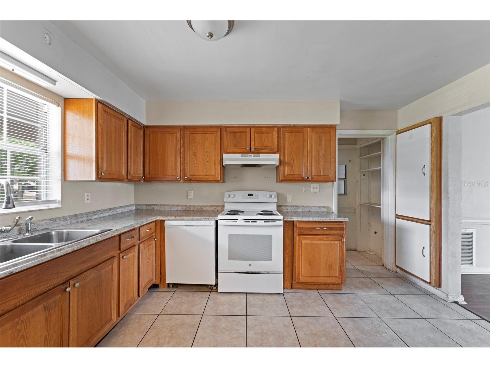 2713 Greenfield Avenue Orlando FL 32808 O6392767 image8