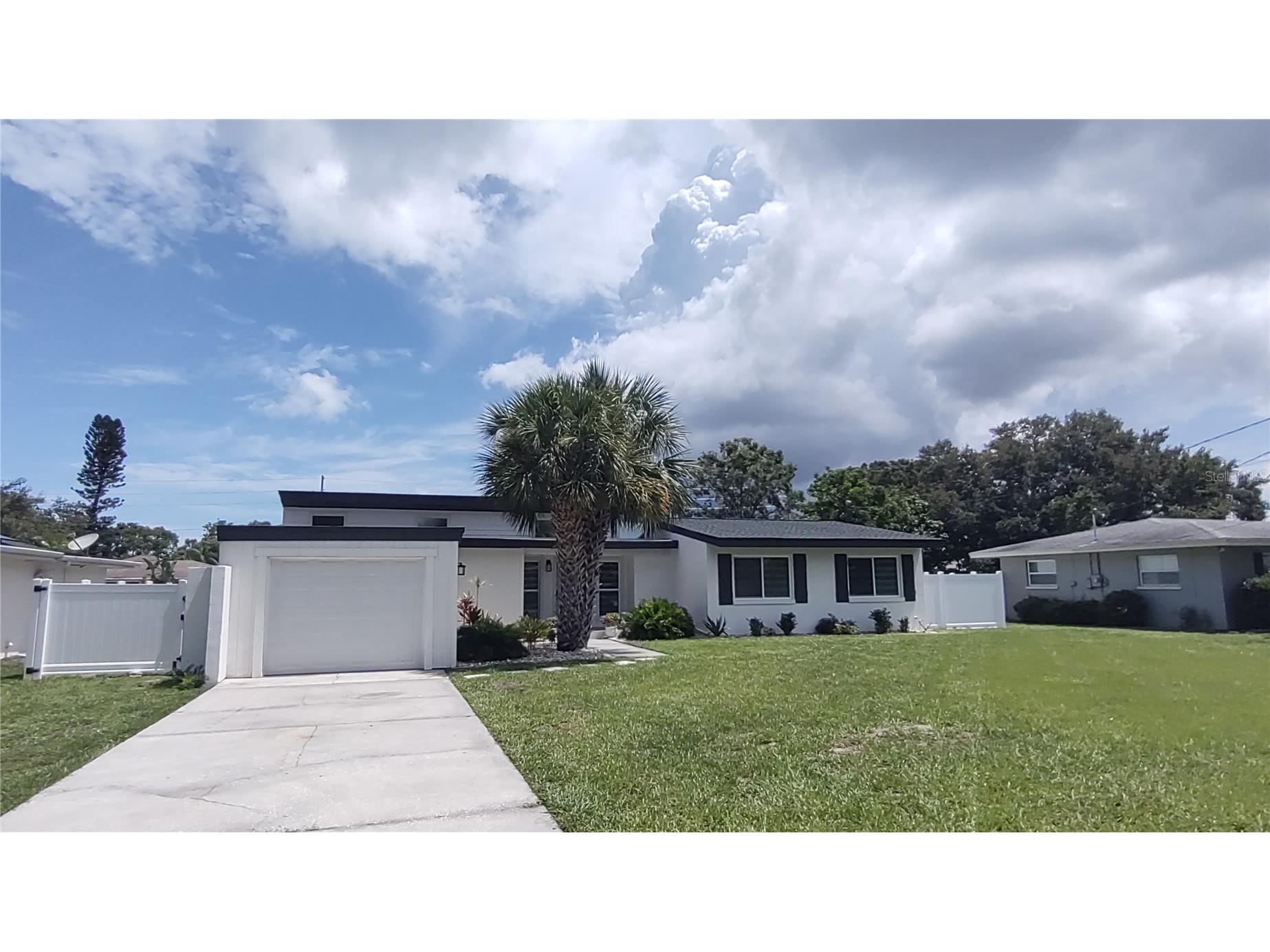 2713 Renatta Drive Belleair Bluffs FL 33770 TB8491434 image1