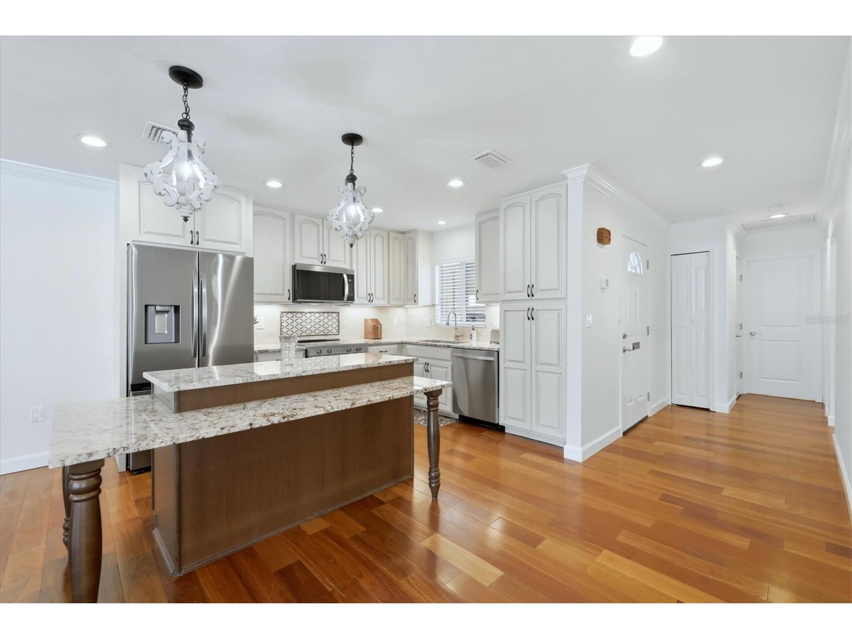 2713 Riverbluff Court #V101 Sarasota FL 34231 A4686360 image11