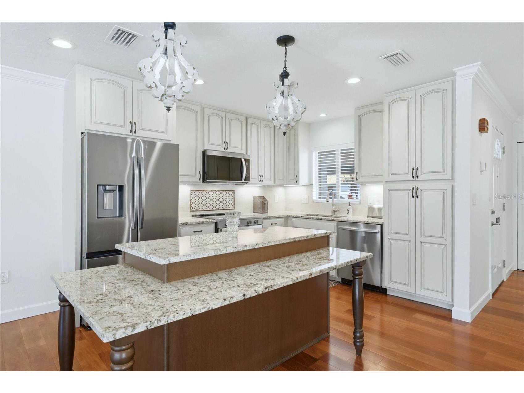 2713 Riverbluff Court #V101 Sarasota FL 34231 A4686360 image12