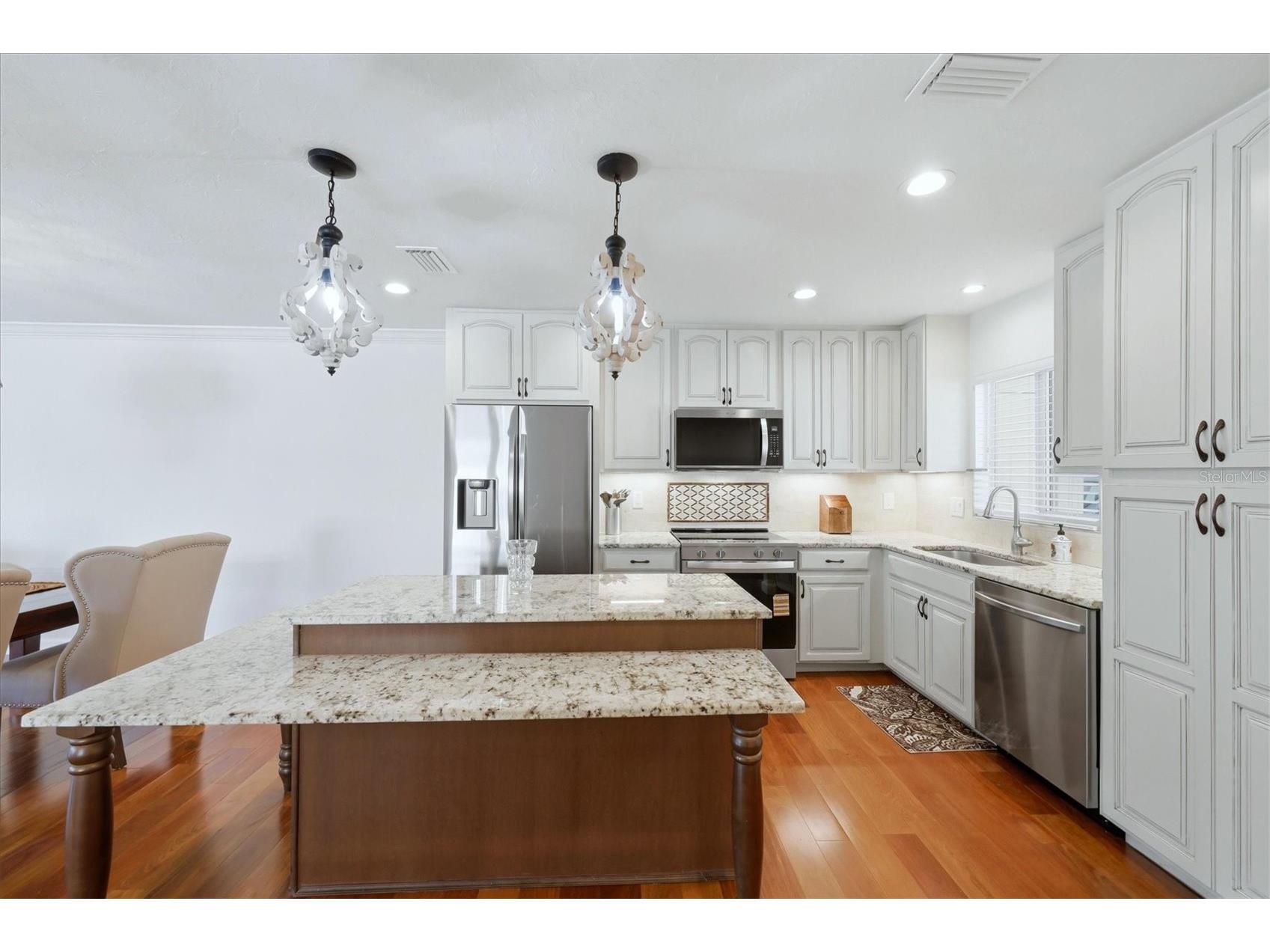 2713 Riverbluff Court #V101 Sarasota FL 34231 A4686360 image13