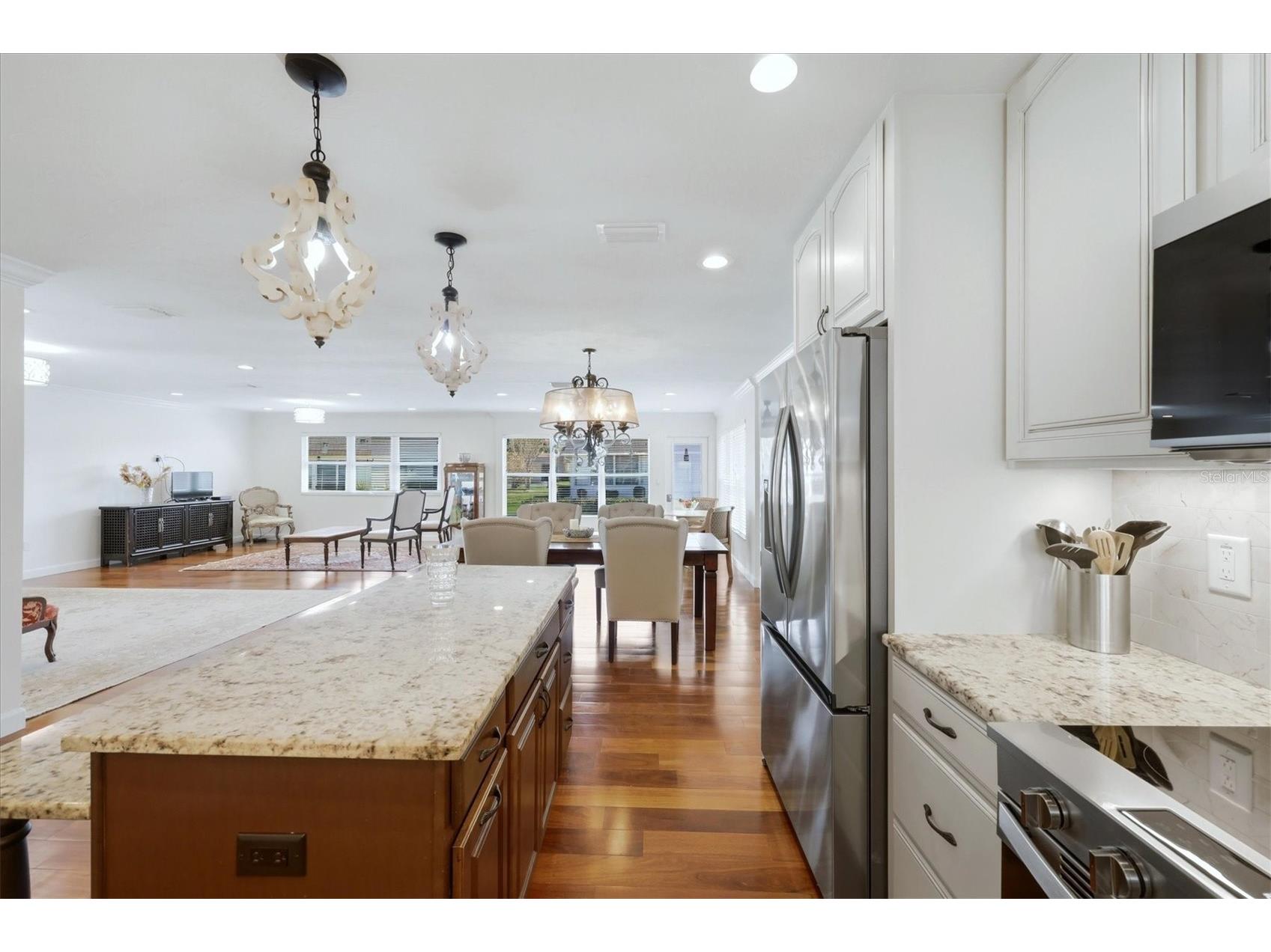 2713 Riverbluff Court #V101 Sarasota FL 34231 A4686360 image15