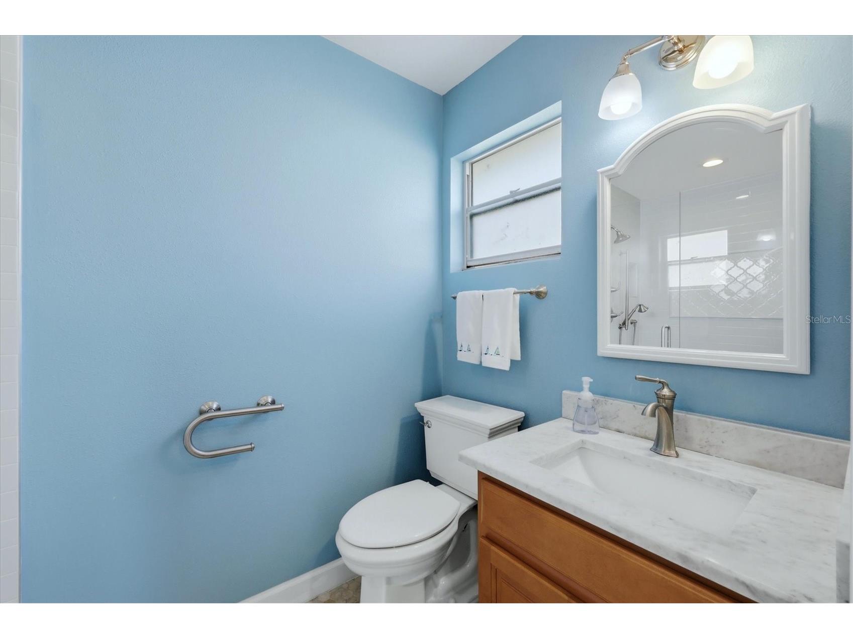 2713 Riverbluff Court #V101 Sarasota FL 34231 A4686360 image18