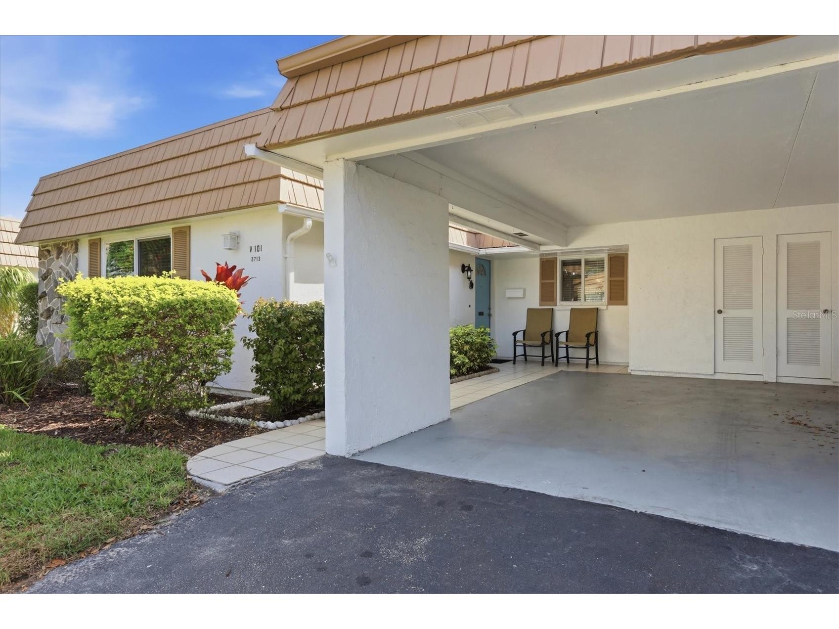 2713 Riverbluff Court #V101 Sarasota FL 34231 A4686360 image2