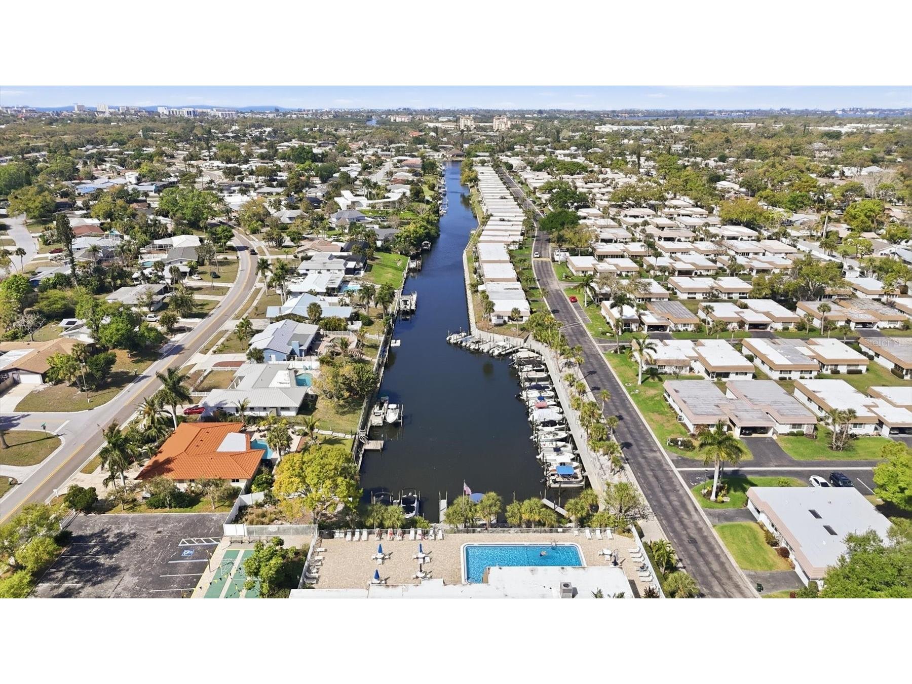 2713 Riverbluff Court #V101 Sarasota FL 34231 A4686360 image28