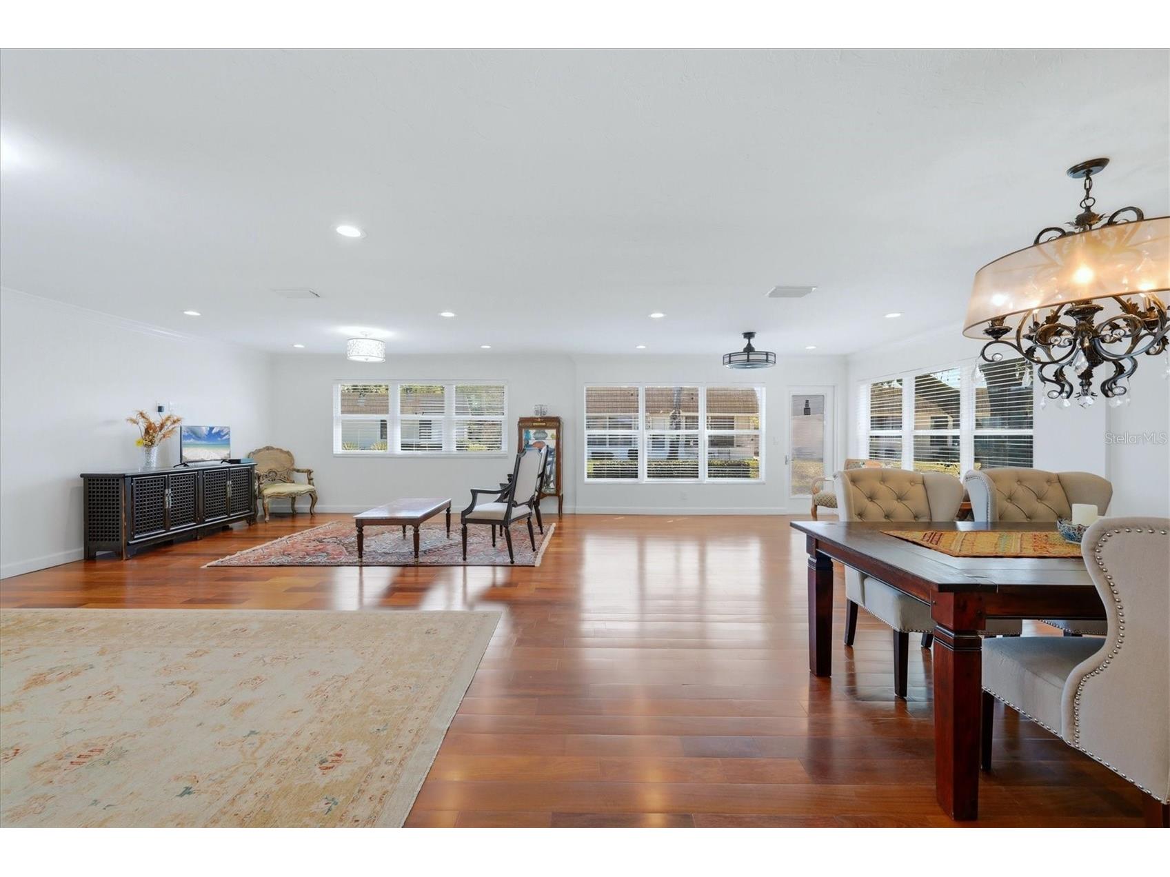 2713 Riverbluff Court #V101 Sarasota FL 34231 A4686360 image4