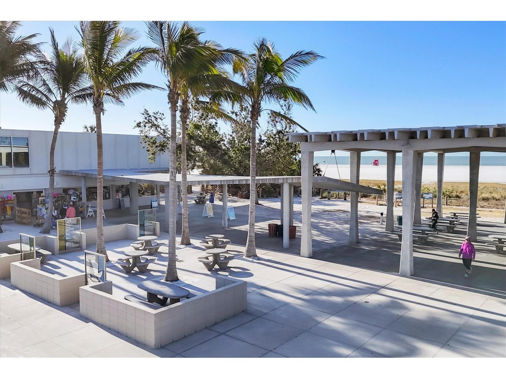 2713 Riverbluff Court #V101 Sarasota FL 34231 A4686360 image40
