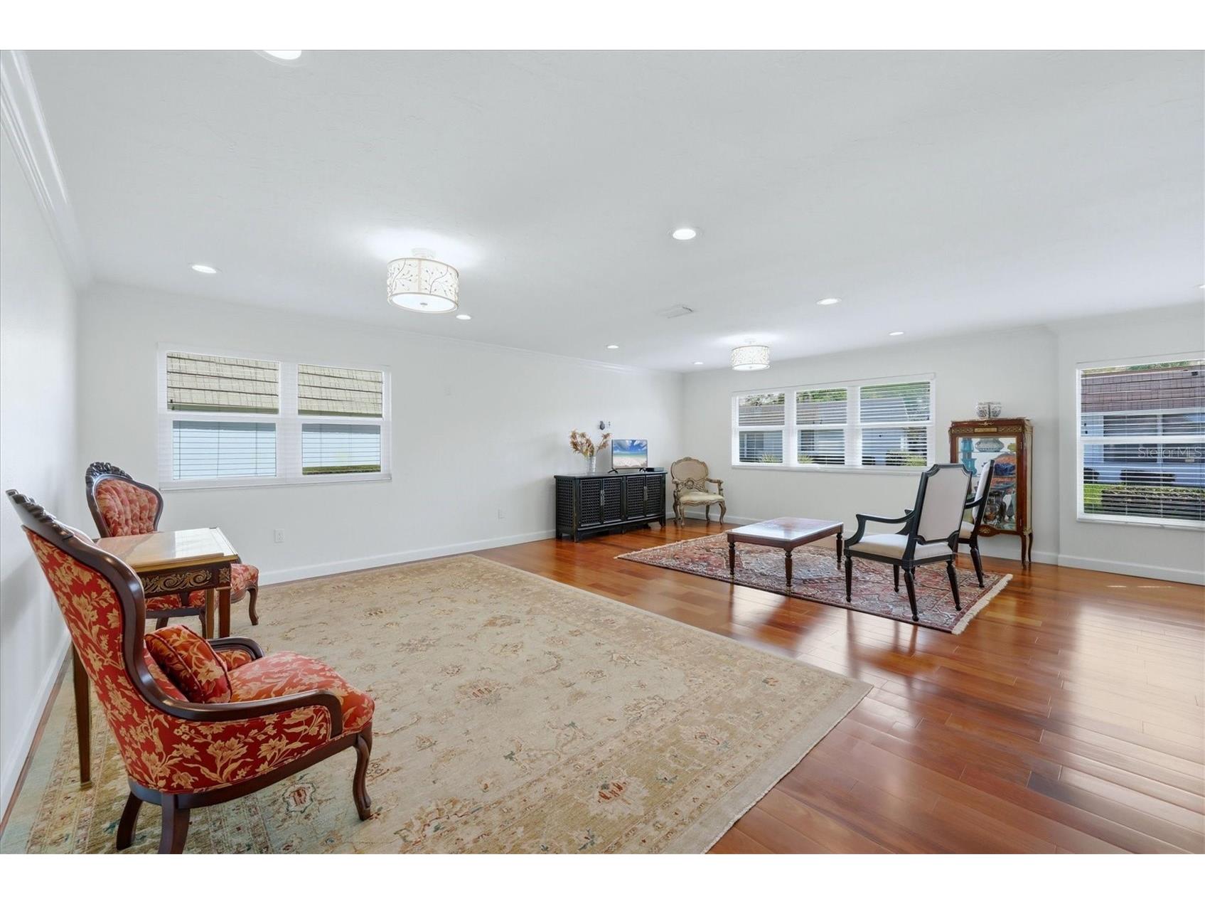 2713 Riverbluff Court #V101 Sarasota FL 34231 A4686360 image5