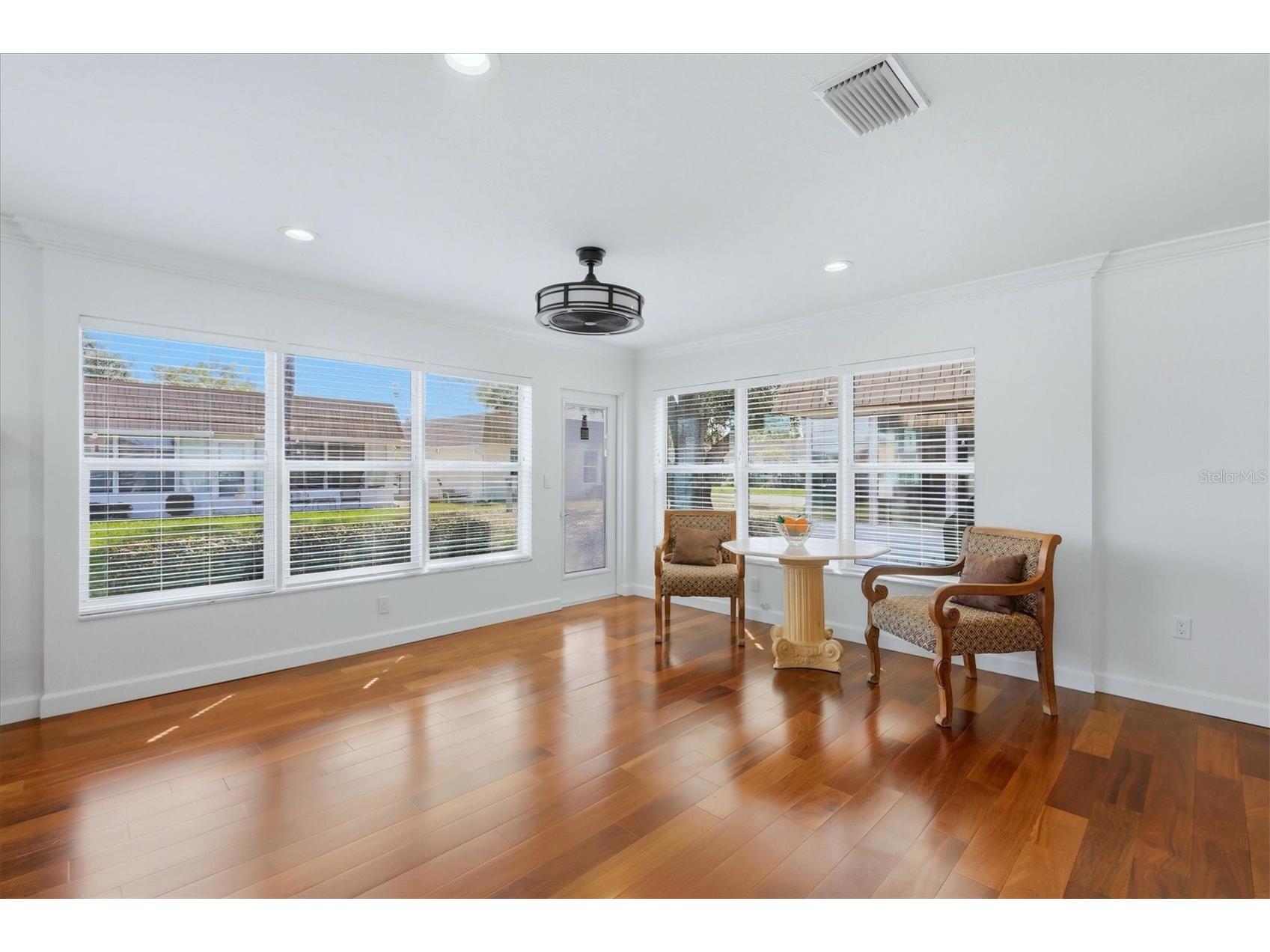 2713 Riverbluff Court #V101 Sarasota FL 34231 A4686360 image8