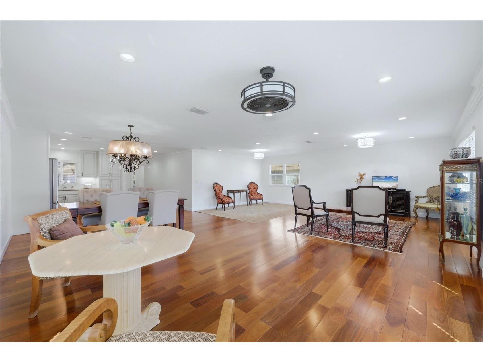 2713 Riverbluff Court #V101 Sarasota FL 34231 A4686360 image9