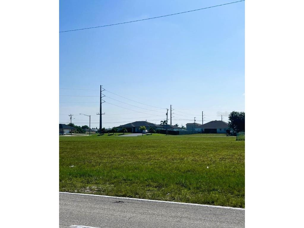 2713 Santa Barbara Boulevard N Cape Coral FL 33993 C7498405 image2