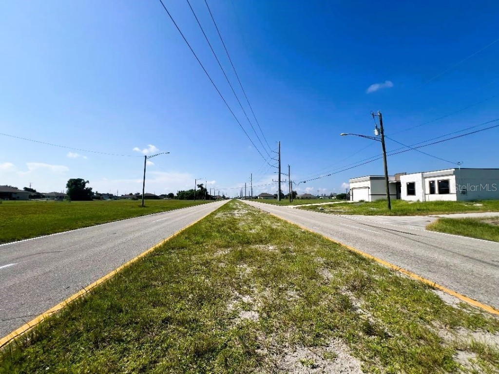 2713 Santa Barbara Boulevard N Cape Coral FL 33993 C7498405 image4