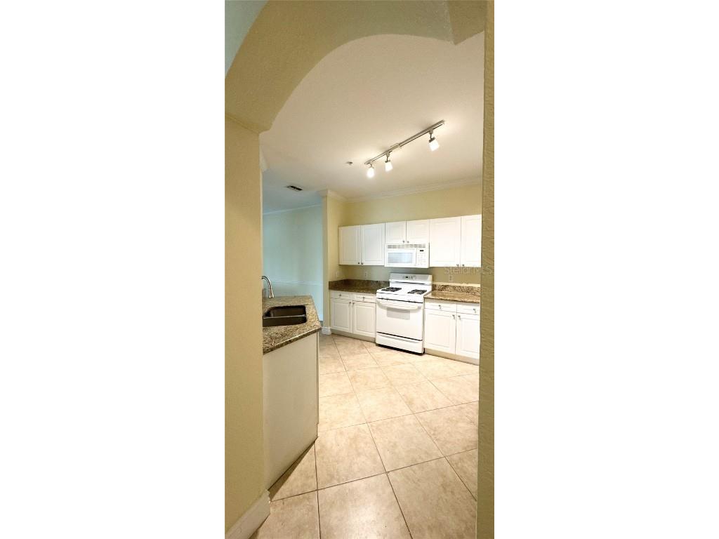 2713 Via Murano #219 Clearwater FL 33764 - OLD TAMPA BAY TB8451954 image8