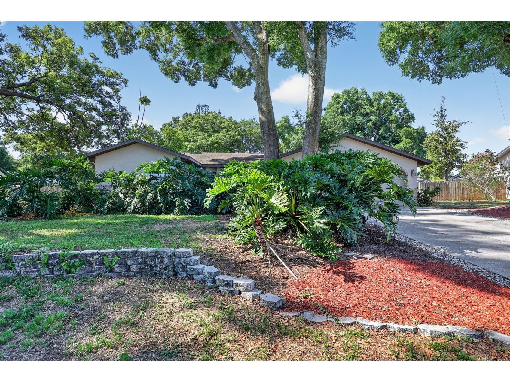 2713 Willow Oaks Drive Valrico FL 33594 TB8507985 image1