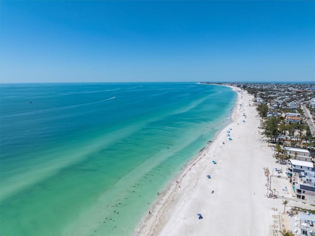 2714 Avenue C Holmes Beach FL 34217 A4671617 image15