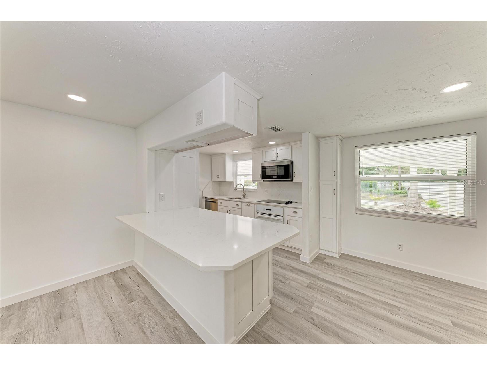 2714 Datura Street Sarasota FL 34239 N6144604 image14