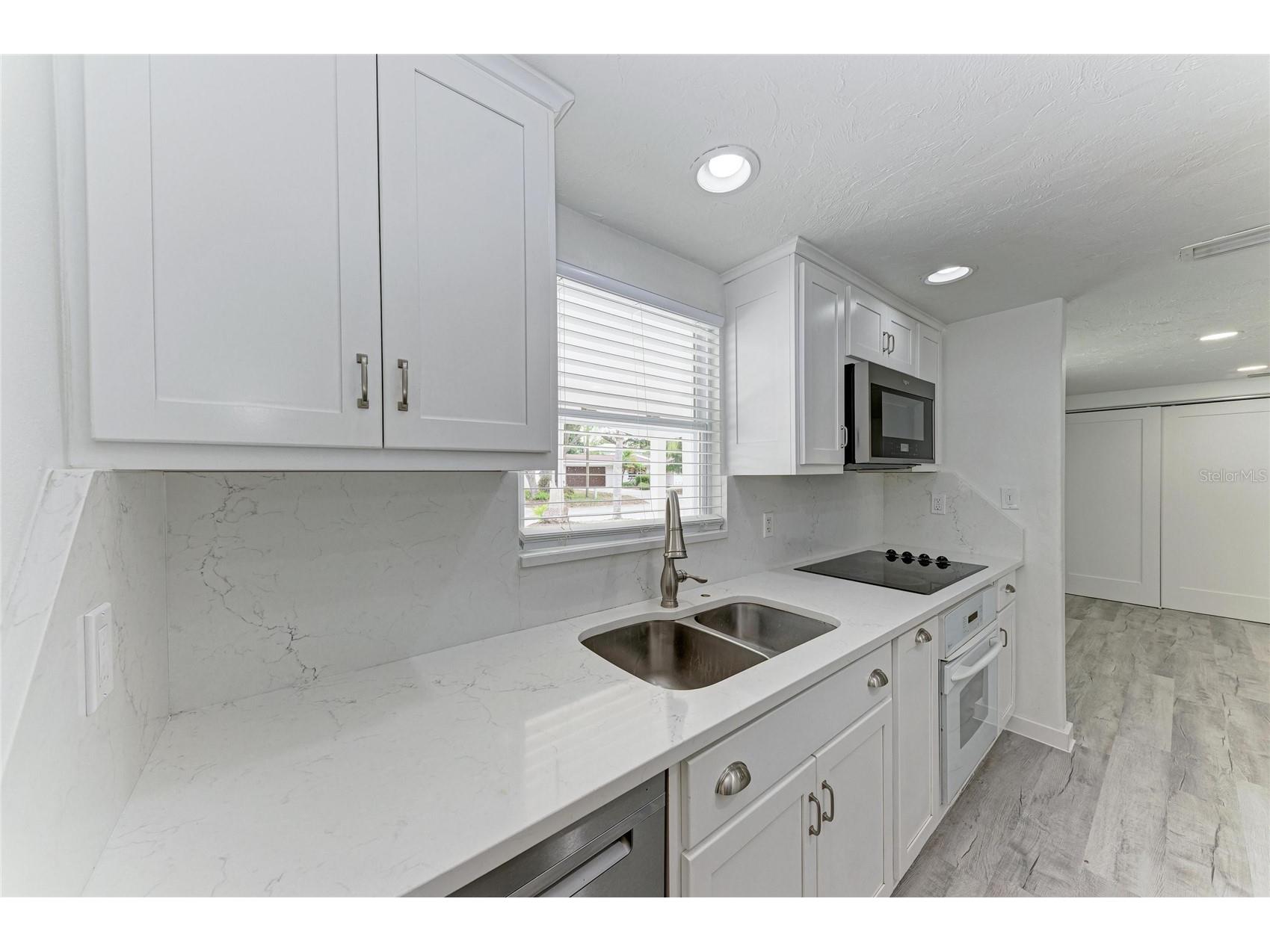 2714 Datura Street Sarasota FL 34239 N6144604 image17