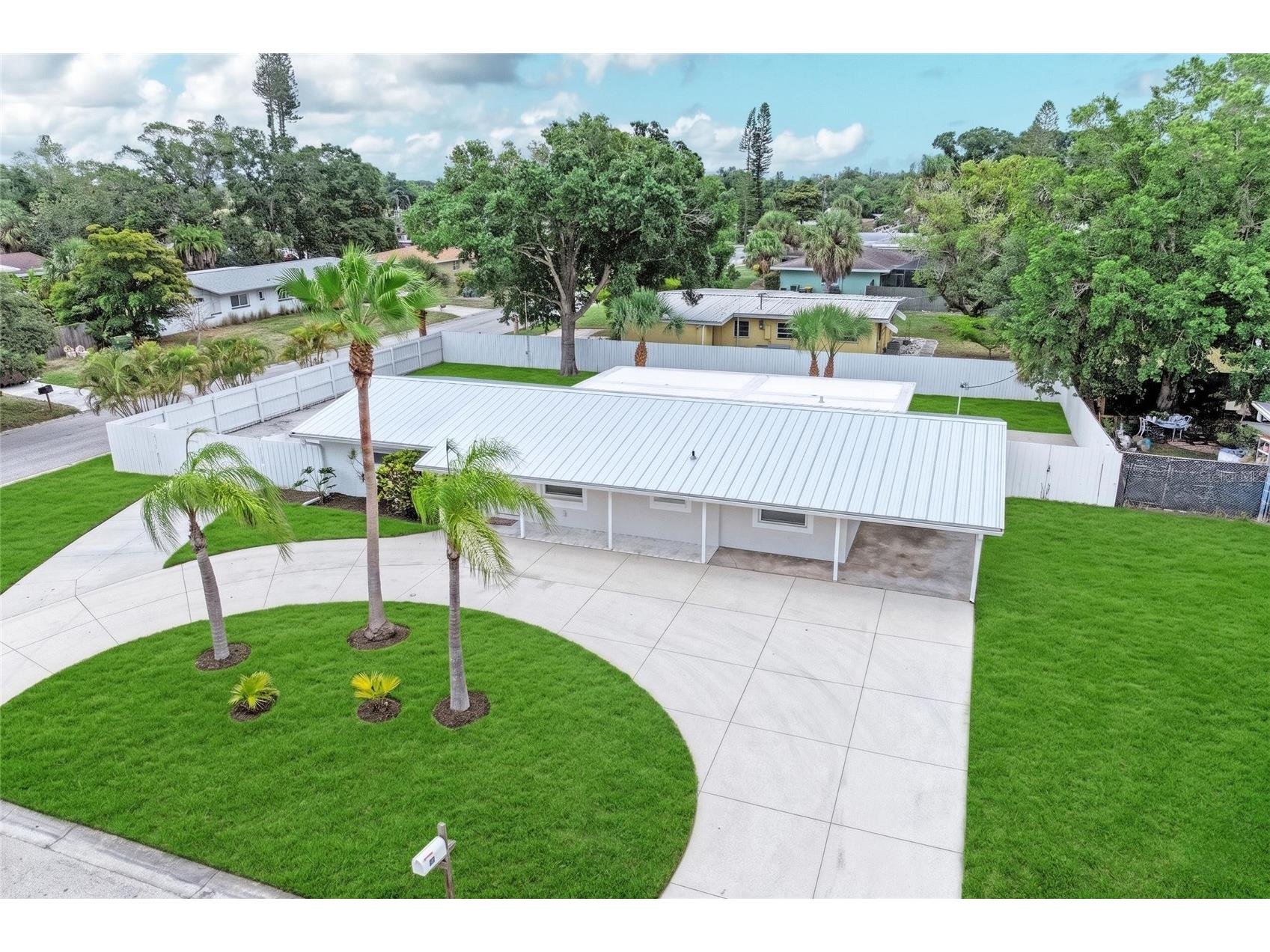 2714 Datura Street Sarasota FL 34239 N6144604 image2