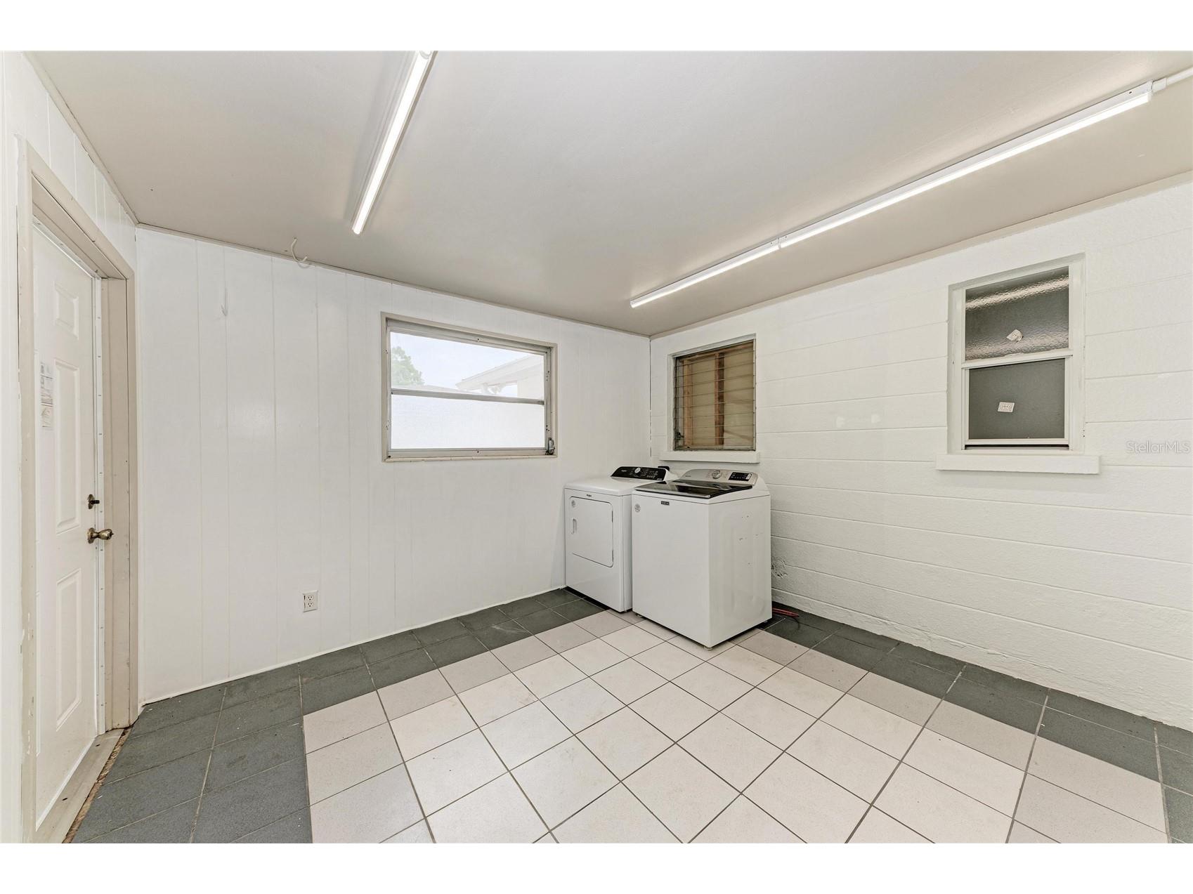 2714 Datura Street Sarasota FL 34239 N6144604 image37