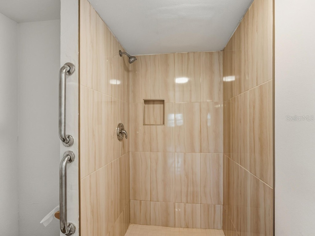 2714 Orchid Oaks Drive #101 Sarasota FL 34239 - PHILLIPPI CREEK A4673251 image18