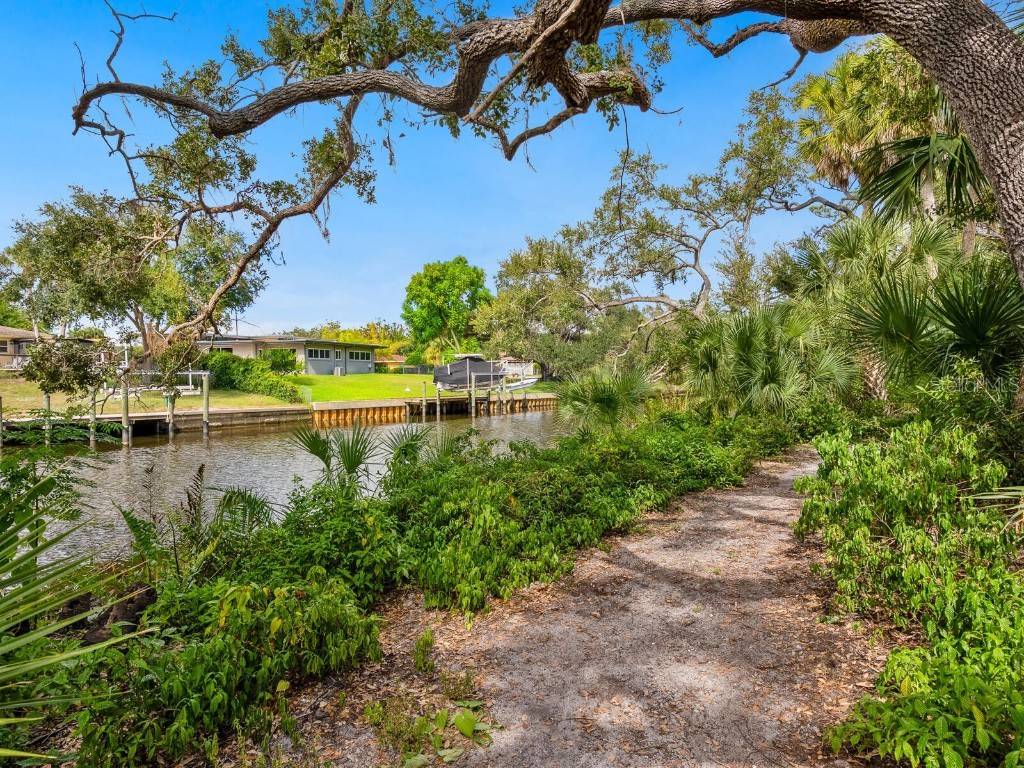 2714 Orchid Oaks Drive #101 Sarasota FL 34239 - PHILLIPPI CREEK A4673251 image27