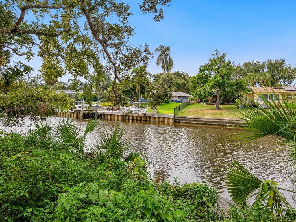 2714 Orchid Oaks Drive #101 Sarasota FL 34239 - PHILLIPPI CREEK A4673251 image28