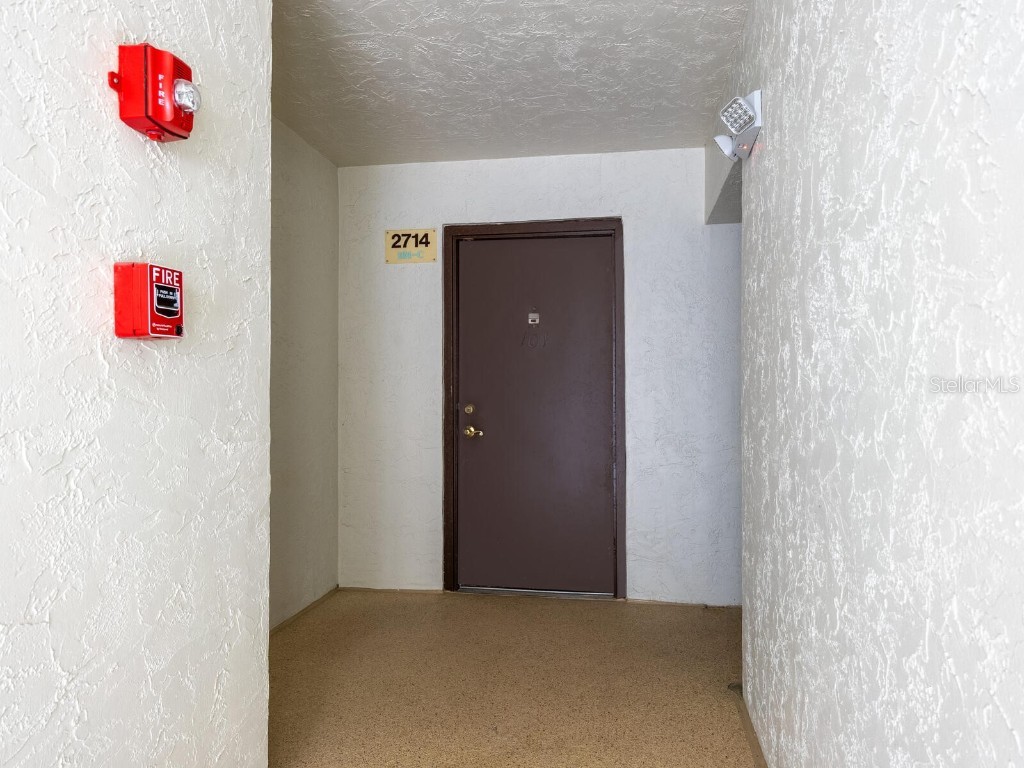 2714 Orchid Oaks Drive #101 Sarasota FL 34239 - PHILLIPPI CREEK A4673251 image3