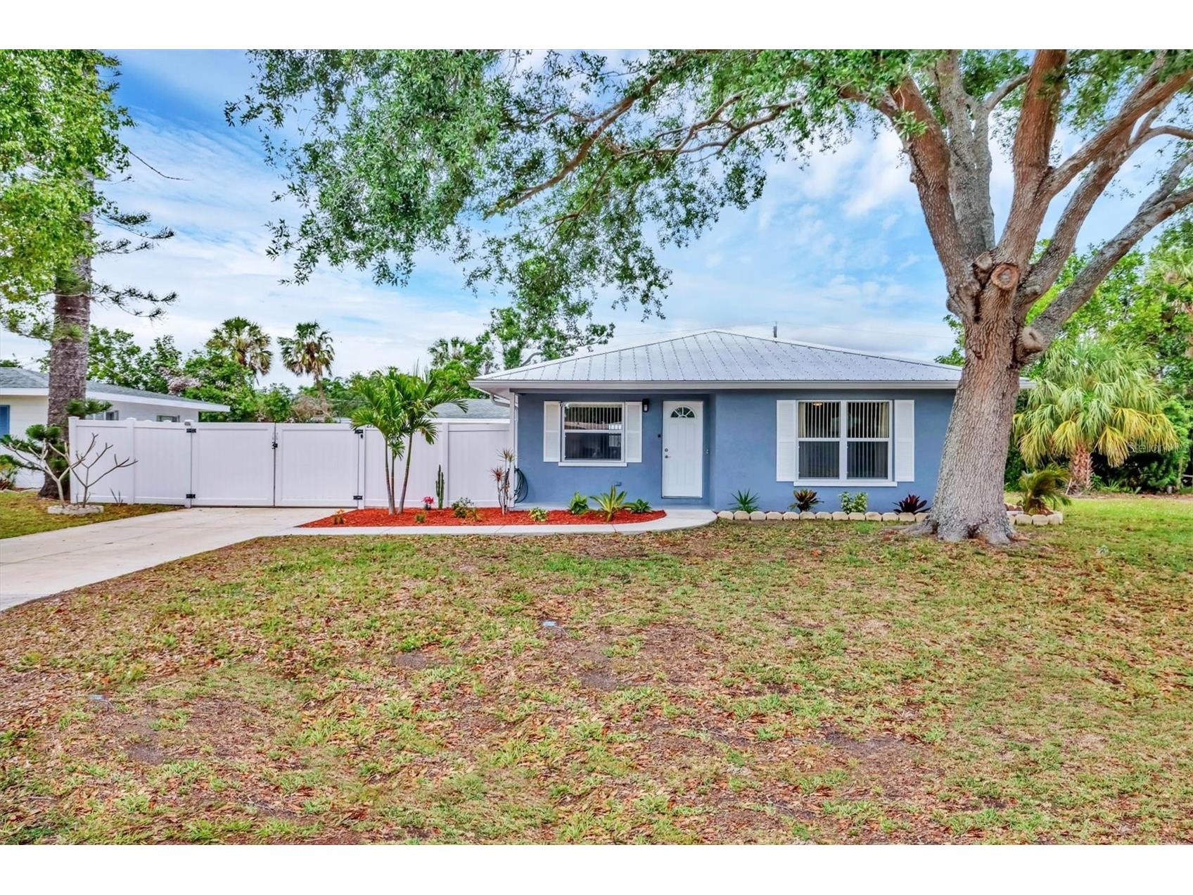2715 52nd Avenue Terrace W Bradenton FL 34207 A4686957 image1