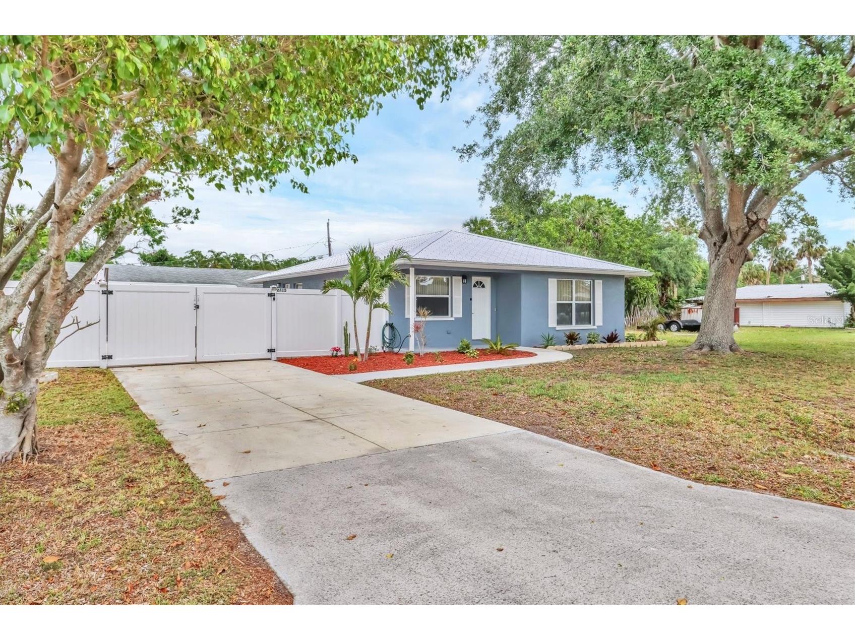2715 52nd Avenue Terrace W Bradenton FL 34207 A4686957 image2