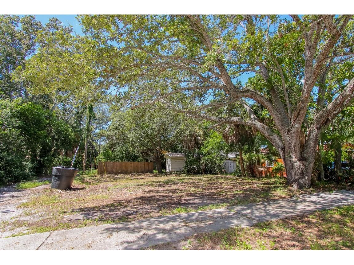 2715 5th Street S Saint Petersburg FL 33705 TB8301495 image1
