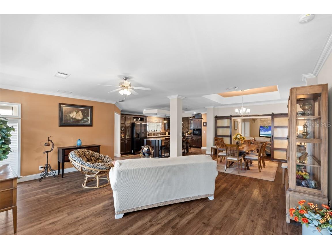 2715 9th Avenue N Saint Petersburg FL 33713 TB8457051 image2