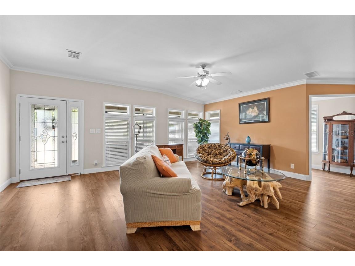 2715 9th Avenue N Saint Petersburg FL 33713 TB8457051 image3