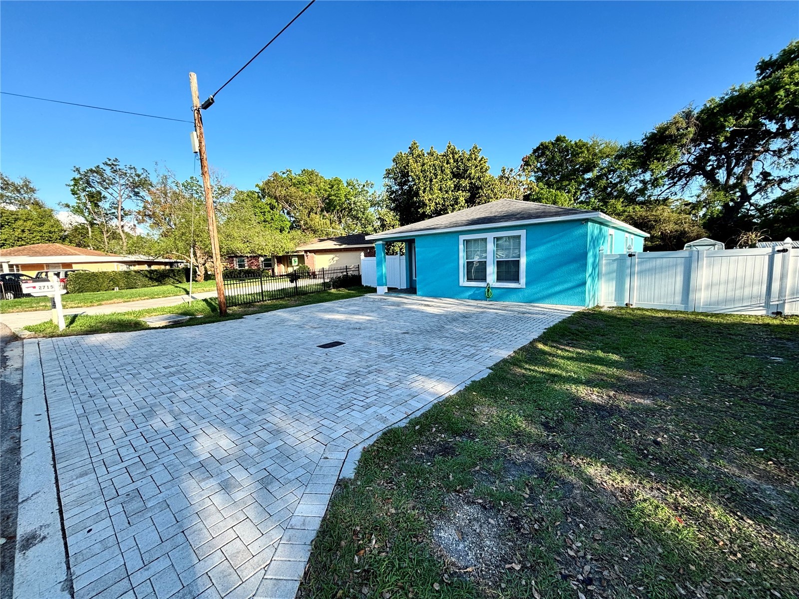 2715 Bel Aire Circle Tampa FL 33614 TB8486951 image2